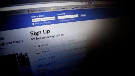 is there a problem with facebook login today