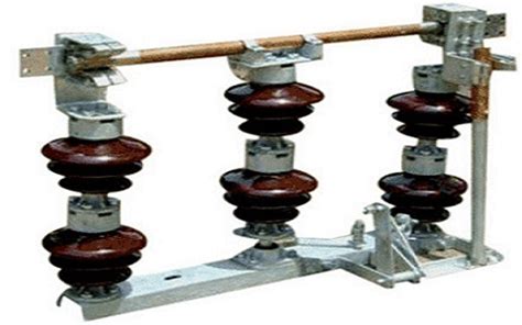 isolator with eb full form in electrical