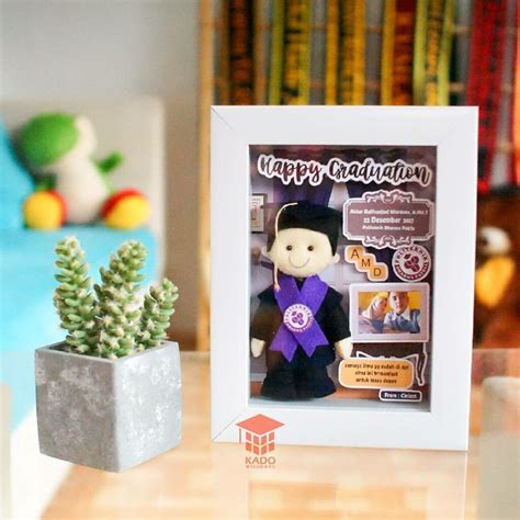 kado wisuda
