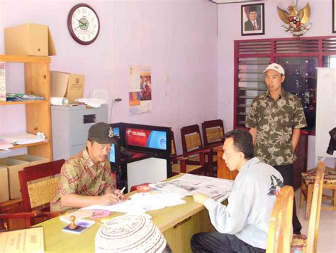 penyerahan surat di kantor desa
