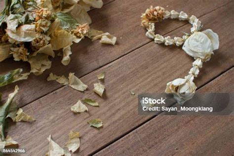 karangan bunga kering