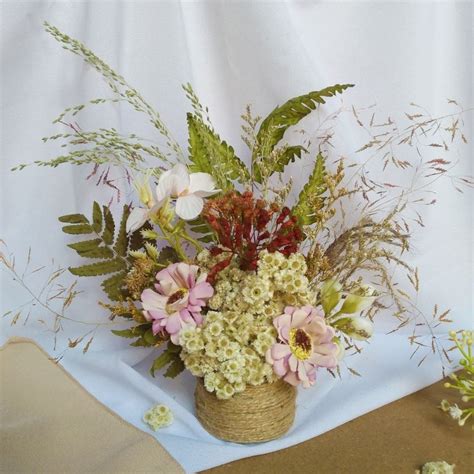 karangan bunga kering vas