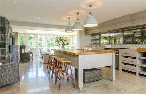 kitchen cabinet legs