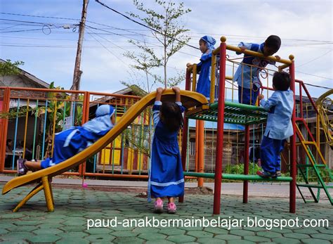 lingkungan bermain anak