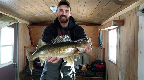 Locating fish with MN Ice Fishing Reports