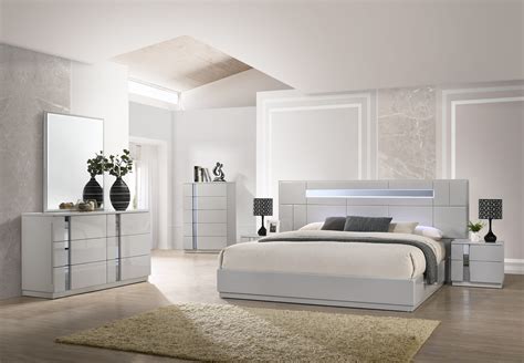 modern bedroom sets