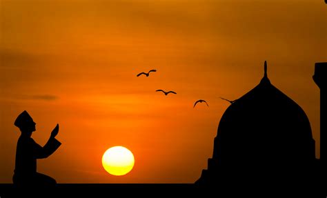 muslim praying evening