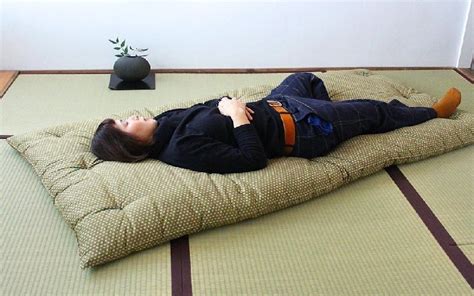 orang Jepang tidur