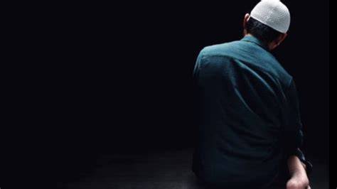 orang shalat malam