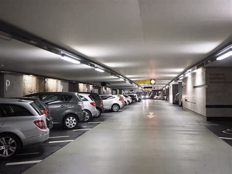 parking in well-lit areas