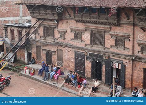 pavement meaning in nepali