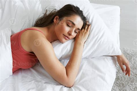 Ilustrasi orang sedang tidur