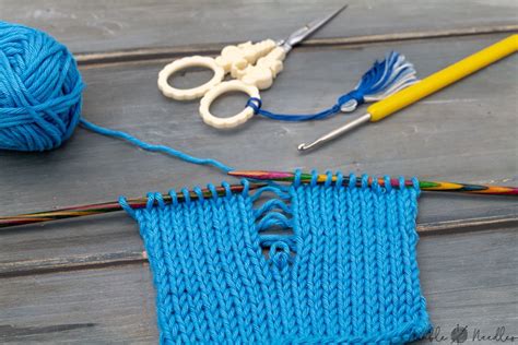 preventing dropped stitches in knitting