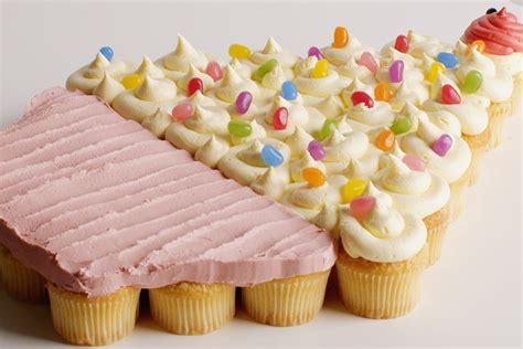 Pull-Apart Cupcake Cake