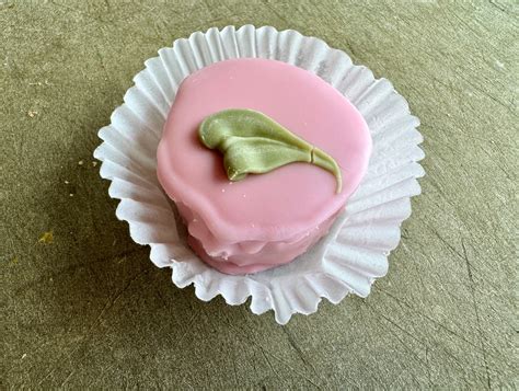 raspberry mousse cake calories