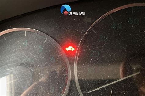red light blinking in car after locking swift