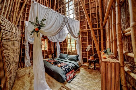 rumah bambu sumba