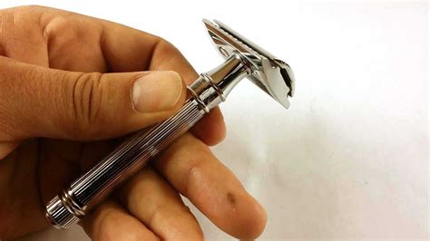 safety razor cleaning