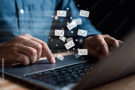 Ilustrasi amplop surat dan email