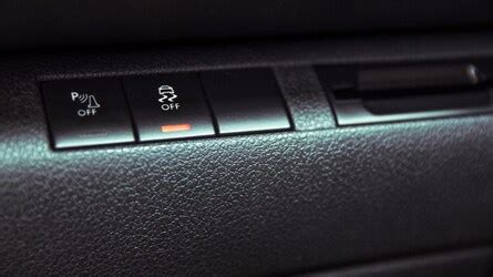 should traction control be on or off when driving in snow