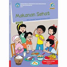 Siswa membaca buku pelajaran tema 3 kelas 5 halaman 38 dengan serius