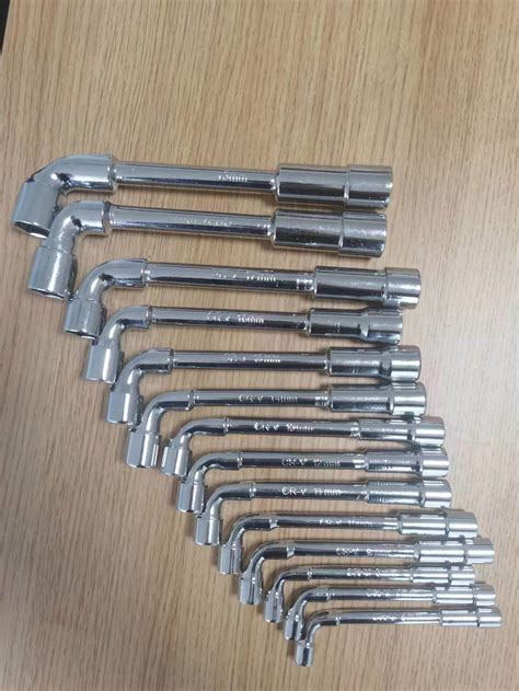 socket wrench function