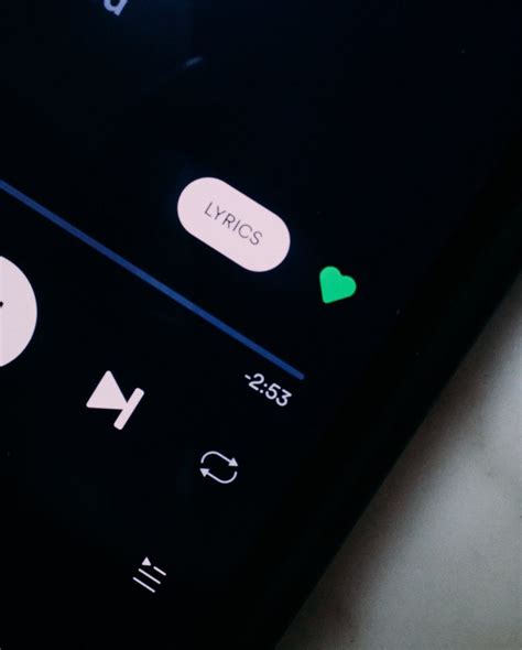 spotify stops playing when switching apps android