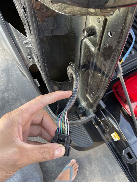 street light wire color code