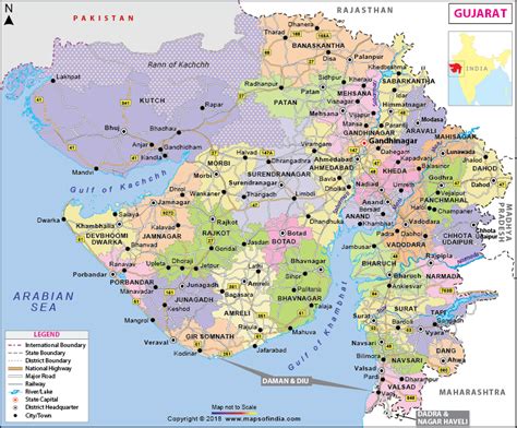 surat is in which direction in gujarat