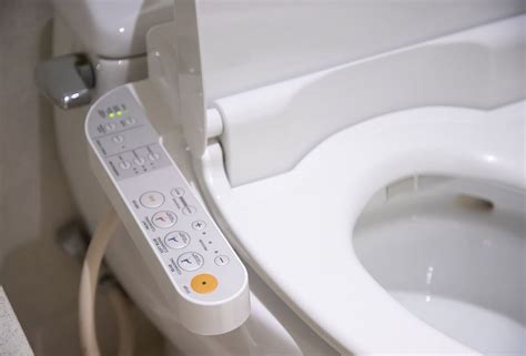 Toilet Otomatis di Hotel Jepang