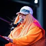 Biografia Tones And I