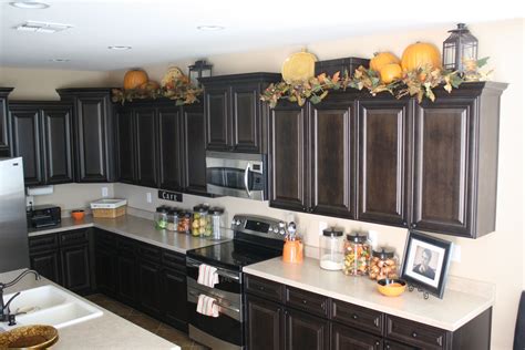 top kitchen cabinet decorating ideas