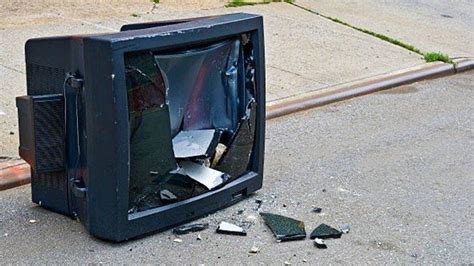 tv rusak dalam mimpi
