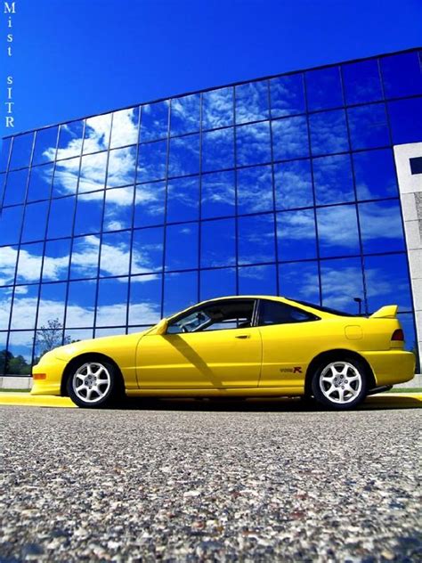 type r yellow paint code