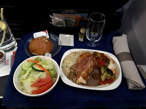 united first class meals 2022