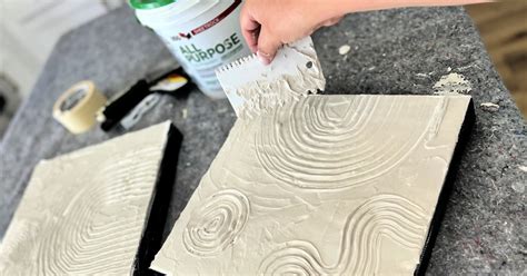 using joint compound for textured art