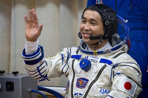 Wakata Koichi Eksperimen di Laboratorium ISS