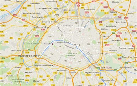what arrondissement is the eiffel tower located