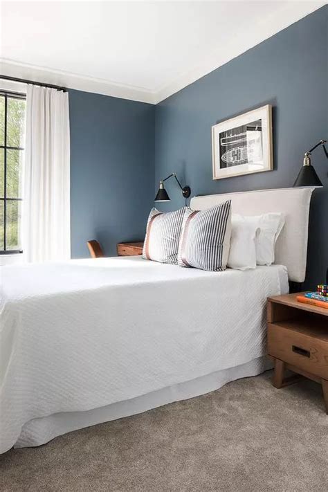 what colours go with brown carpet in bedroom