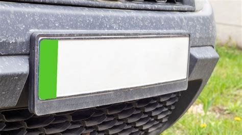 what does a green stripe on number plate mean