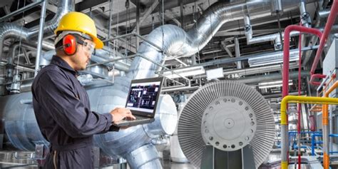 what does a power plant operator do