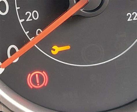 what does a spanner light on dashboard mean