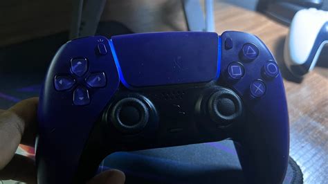 what does it mean when your ps4 controller is blinking green