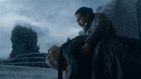 what happens to daenerys in the end of game of thrones