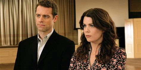 what happens with luke and lorelai in season 6