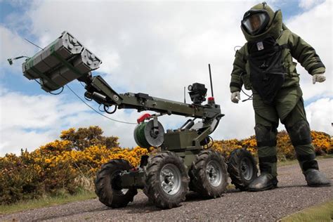 what is a bomb disposal robot