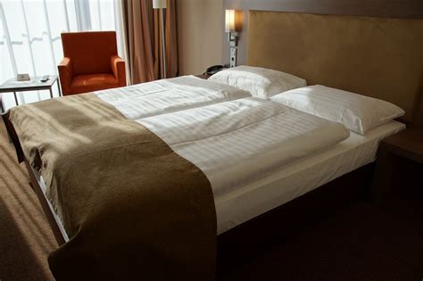 what is a double bed in europe
