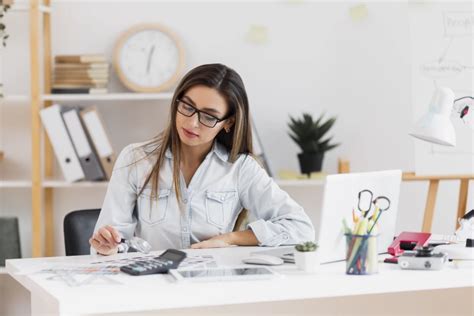 what is a financial coordinator