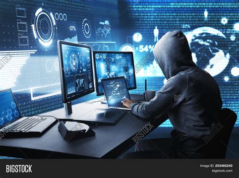 what is a hacker in computer