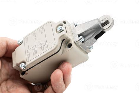 what is a limit switch sensor